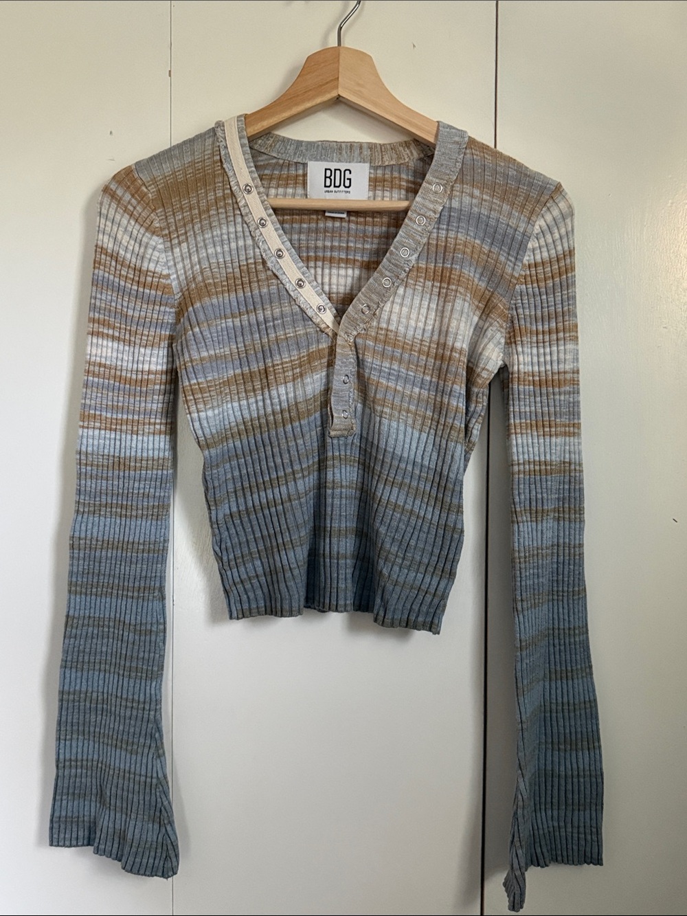 BDG Ribbed Long Bell Sleeve Cropped Henley Top in Blue Tan Stripe S Casual